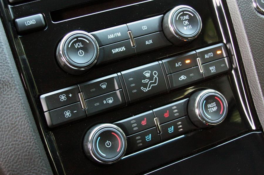  Ford Taurus SHO 2010 года  (фото 25 из 248)